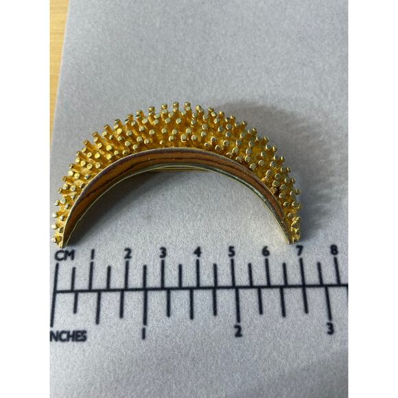 Vintage Crescent Moon Brooch Gold Tone Celestial Hippie Whimsygoth - Picture 4 of 4